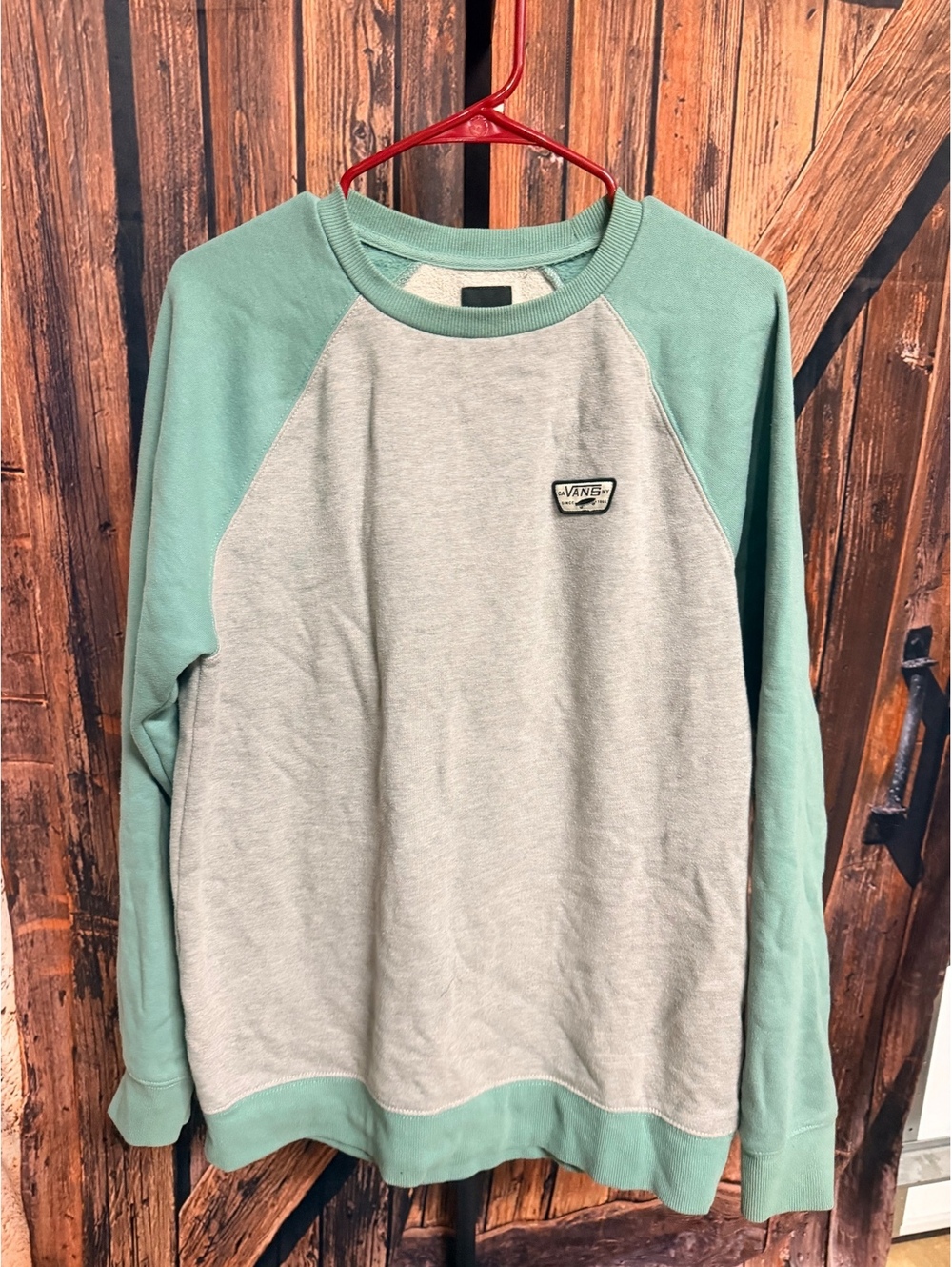 Vans Medium Two-Tone Raglan Sweatshirt size medium